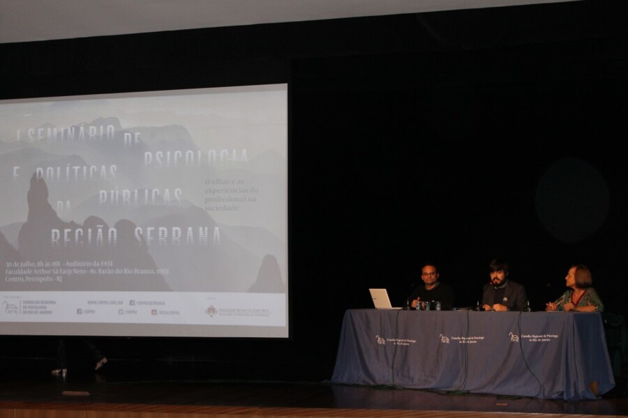 debate-sobre-a-atuacao-do-psicologo-na-sociedade-encerra-i-seminario-de-politicas-publicas-da-regiao-serrana